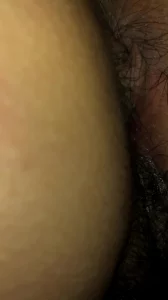 文静的黑逼，让他老公刷到