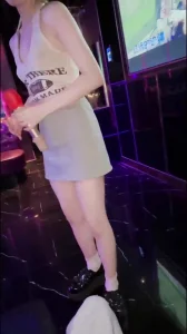 在KTV激情开操年纪小就是听话叫床也是没谁