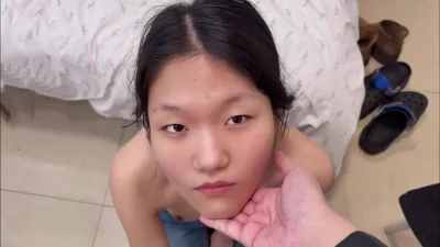 云南的小姐姐操逼啪啪舔脚口交吞精敷面膜骚得飞起