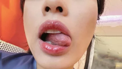 陶醉的表情一下就把持不住了